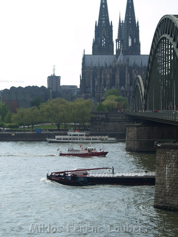 Uebungsfahrt Loeschboot und Ursula P43.JPG